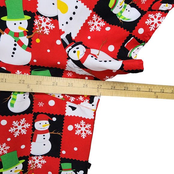 Divine Curves Medical Scrub Top SIZE 3X Short Sleeve Wintery Snowmen Soft Nurse - Picture 10 of 13
